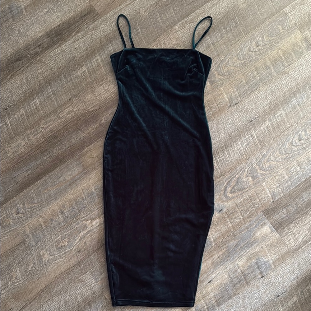 Elegant Green Velvet Dress